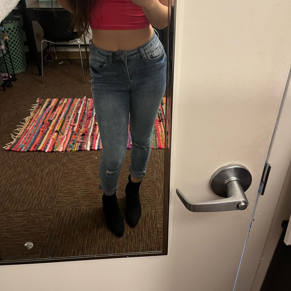 Light Washed Ripped Jeans
